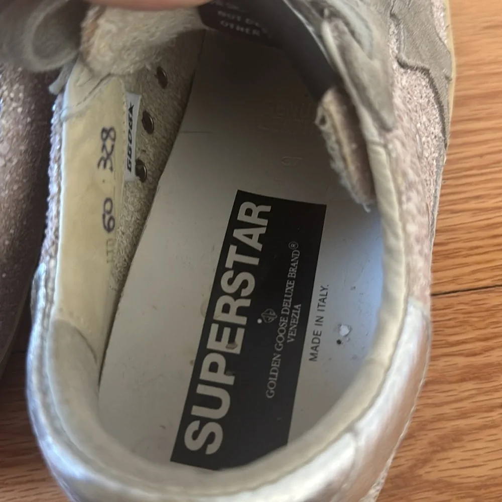 Golden Goose Sneakers
Pink glitter - Picture 3 of 6